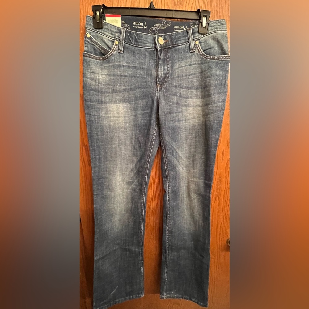 Ladies new wrangler jeans size 9/10 X 34